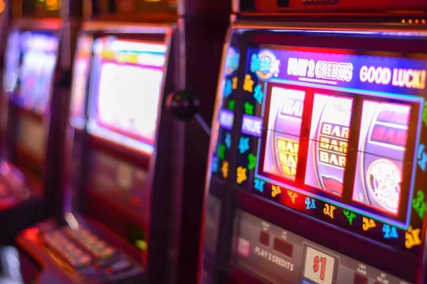 Bonanza Gold slot interface on 8kuda platform showing cascading reels